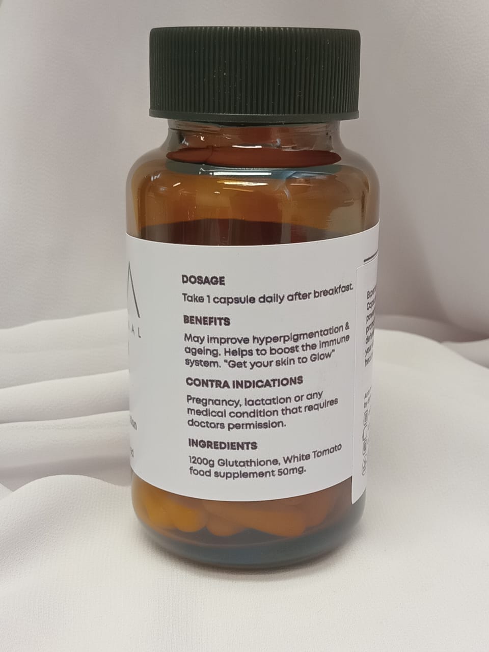 Glutathione Capsules with White Crystal Tomato